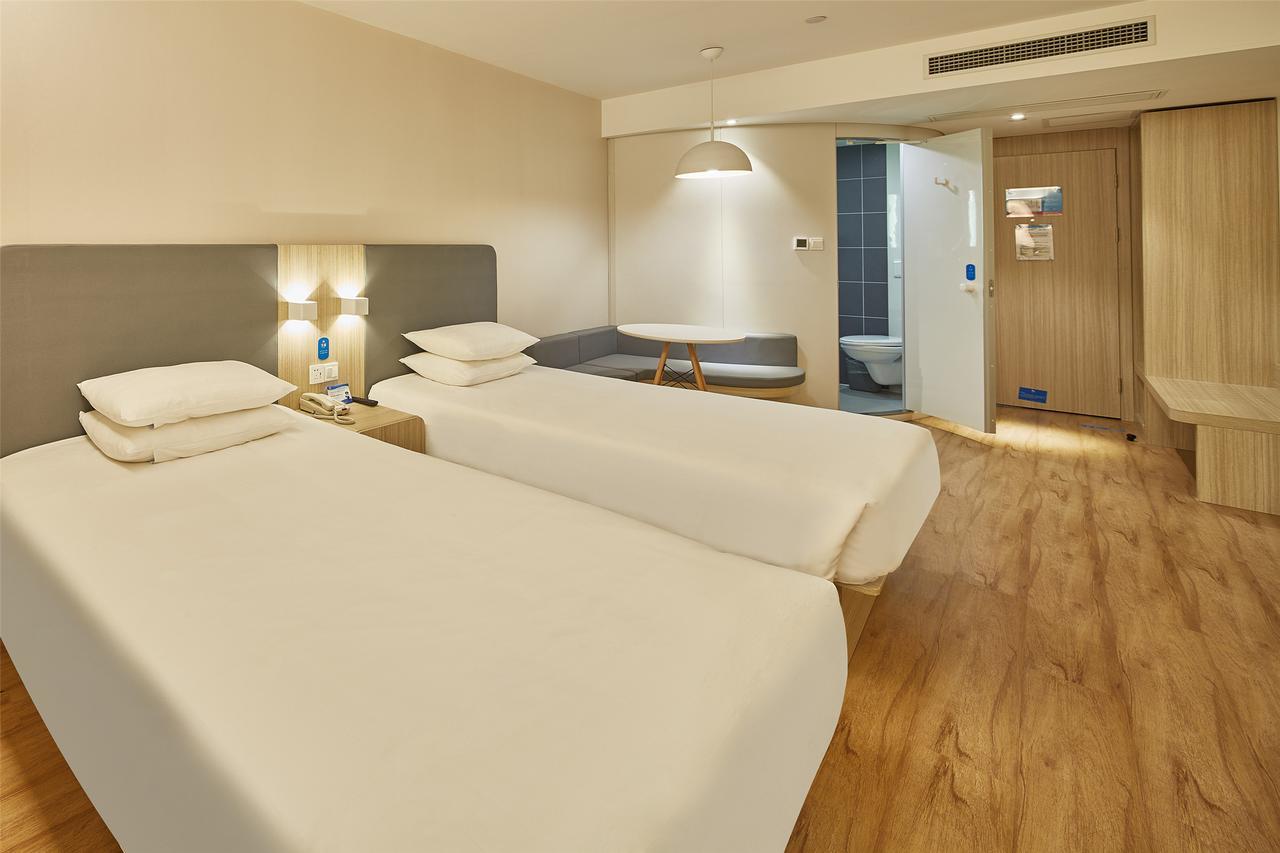 Hanting East Nanjing Road Chucheng Hotel 2*