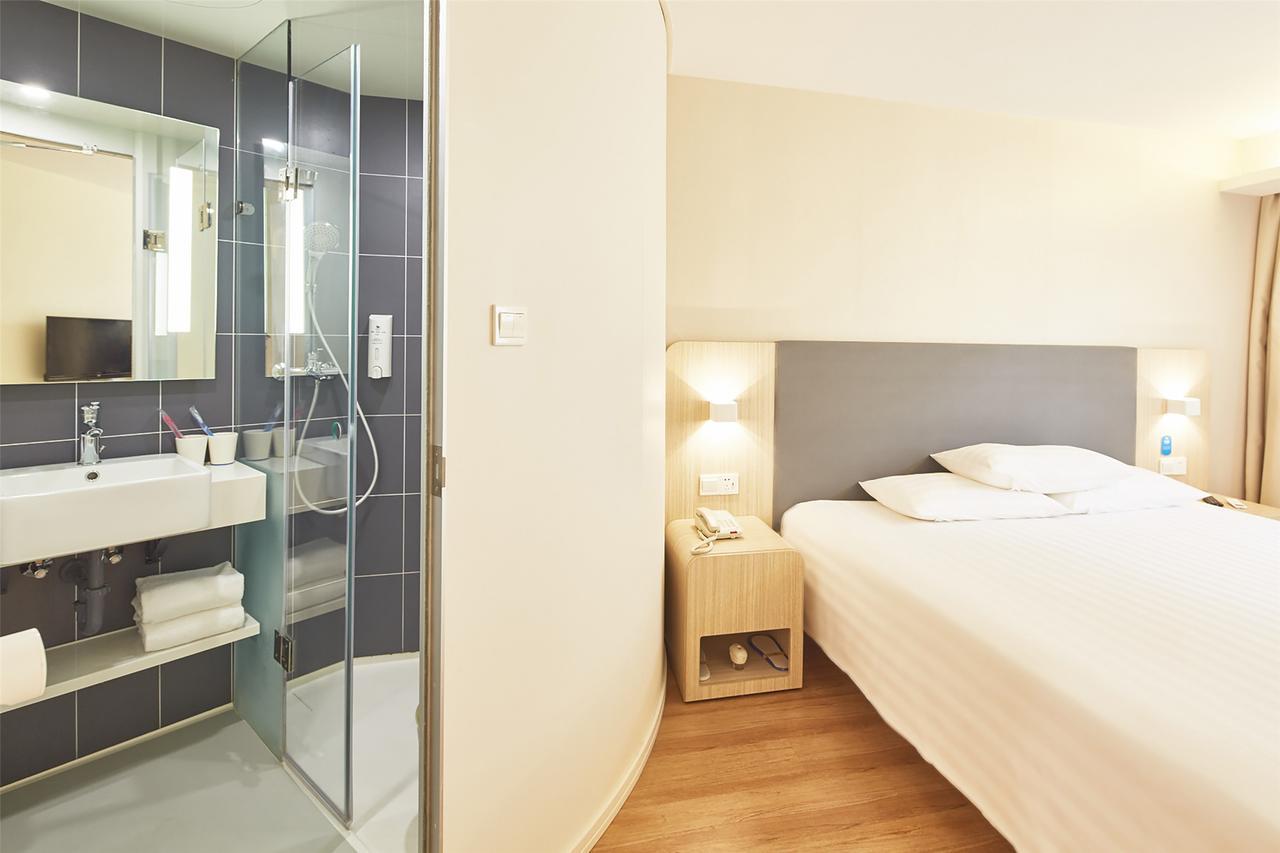 Hanting East Nanjing Road Chucheng 2*